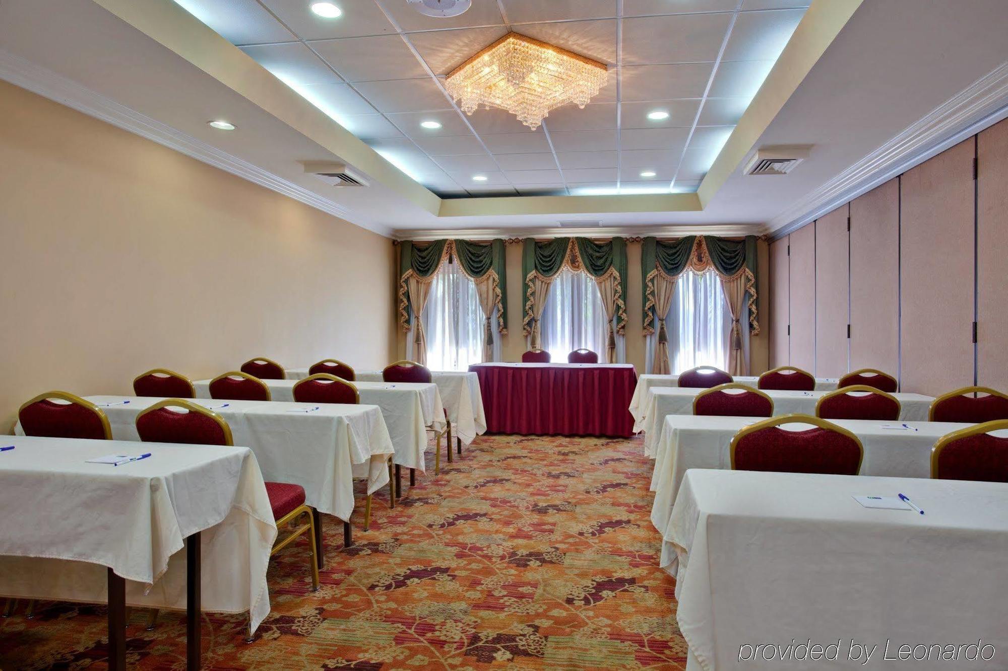 Hotel Xola Trademark Collection By Wyndham Moreno Valley