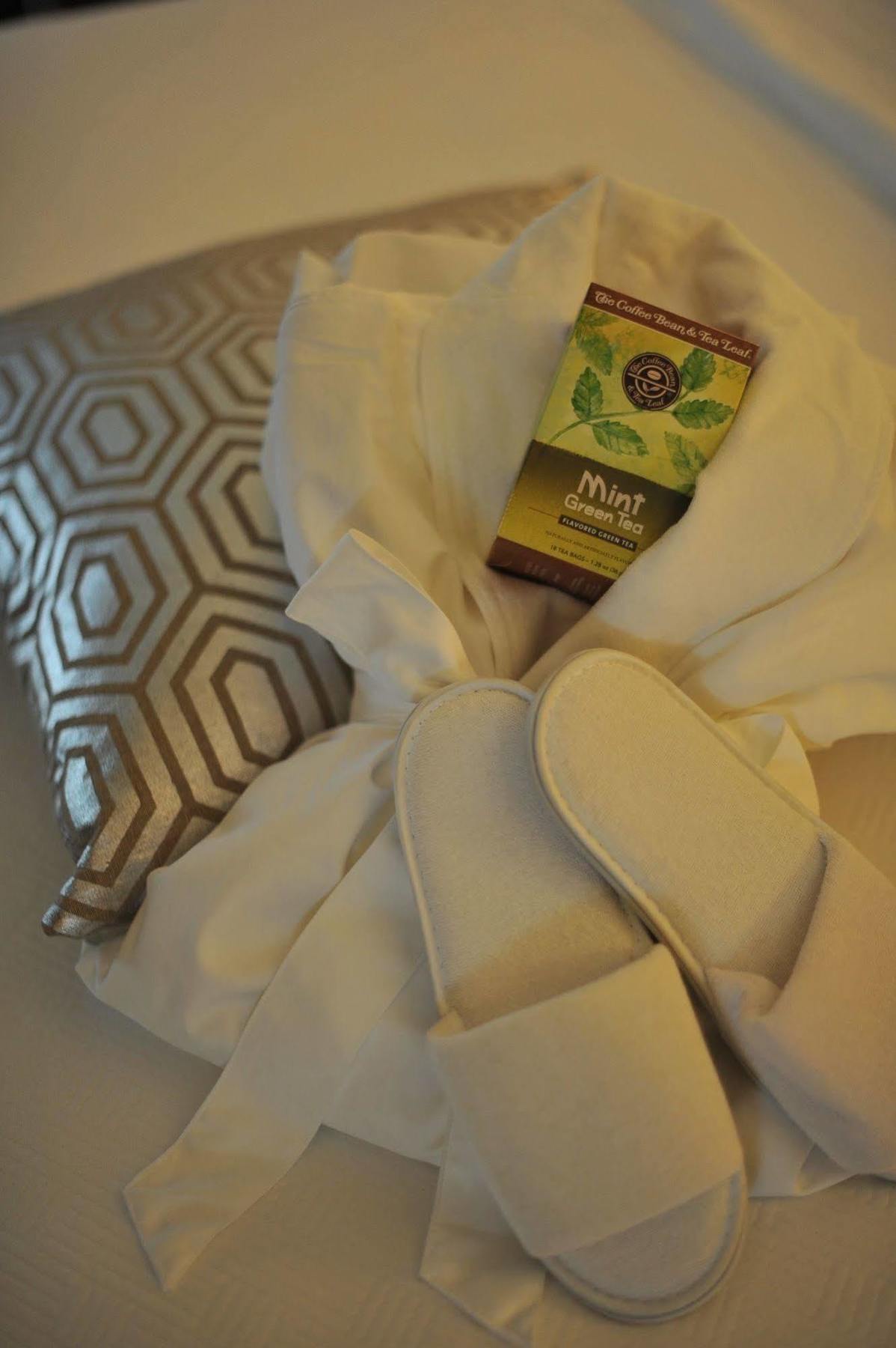 Hotel Xola Trademark Collection By Wyndham